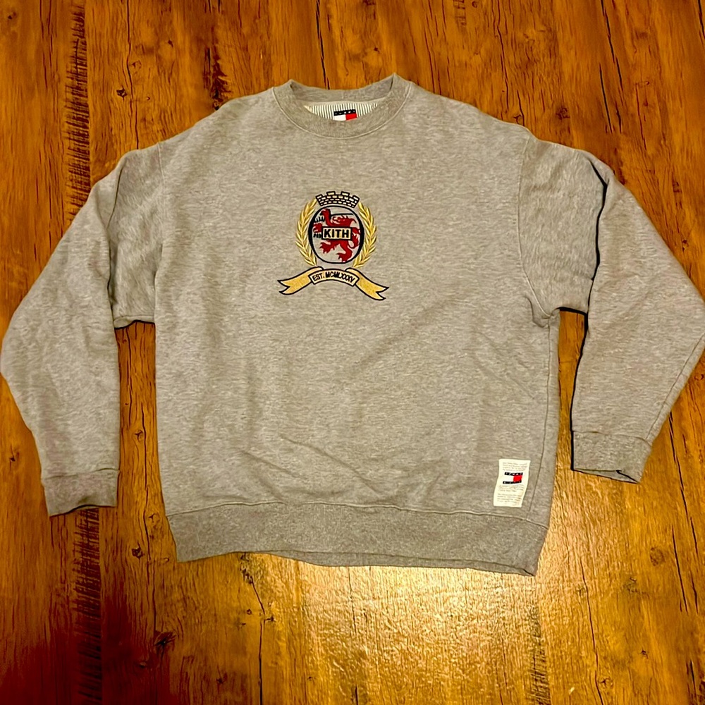 Tommy Hilfiger Gray Crewneck Sweater with Embroidered Crest